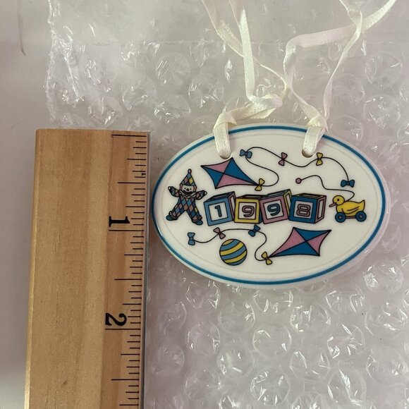 Longaberger 1998 Baby Tie On In Box - Picture 5 of 7